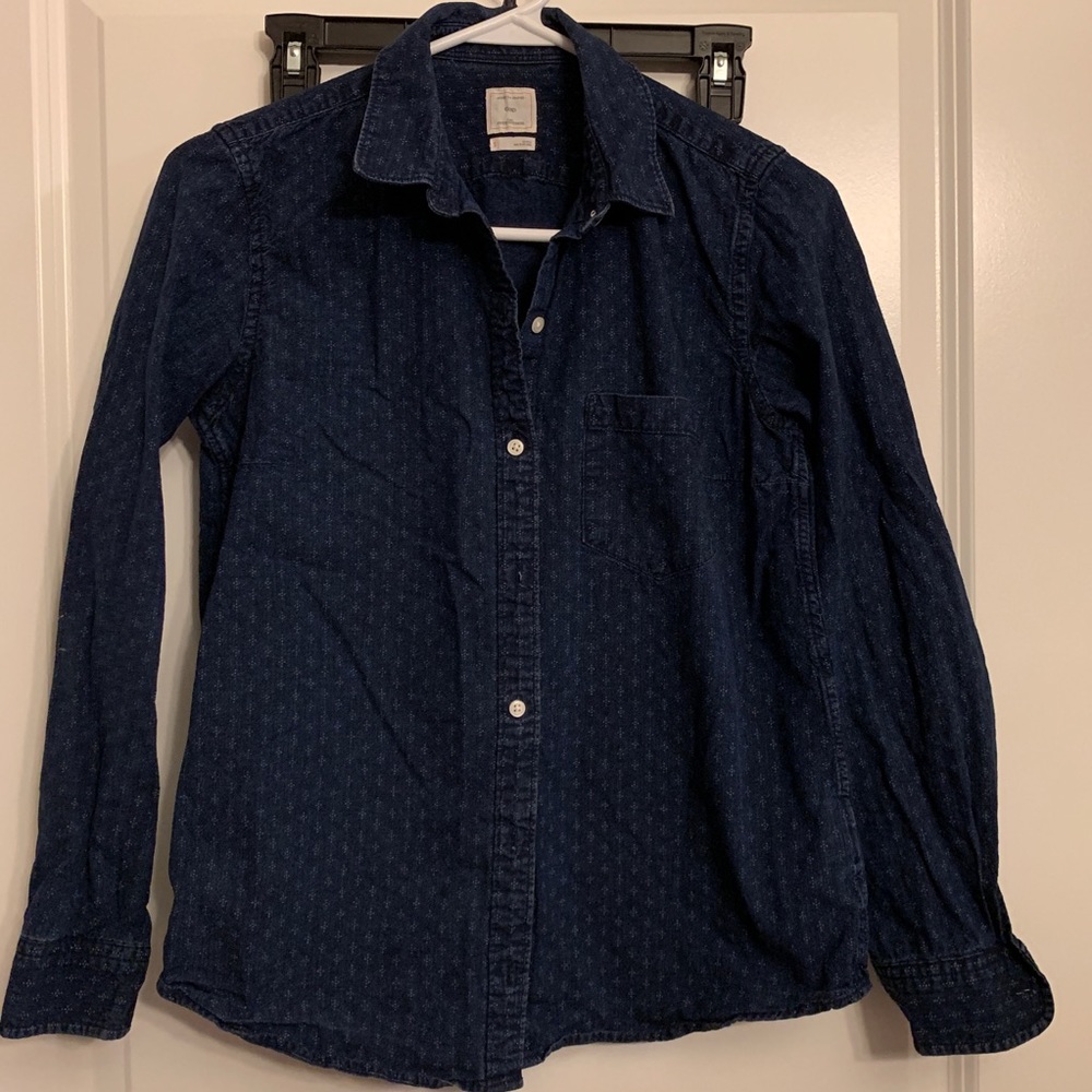 Gap dark denim print button-up
